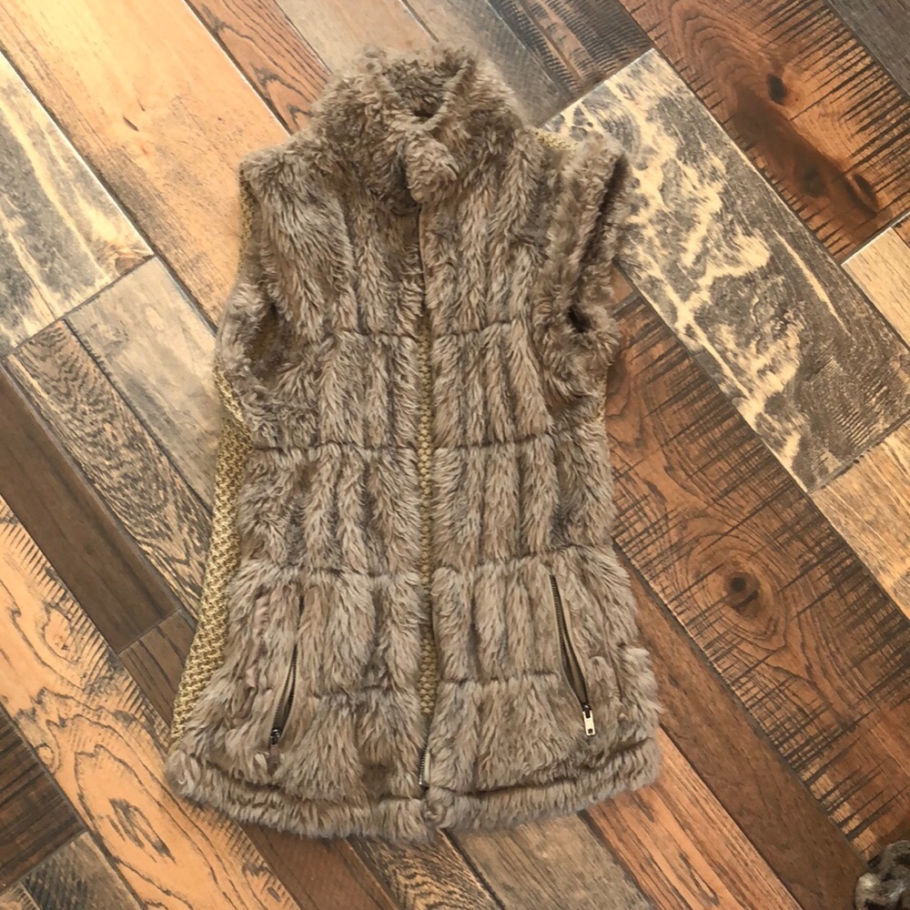 Bagatelle Tan Faux Fur Knit Reversible Vest SZ Med